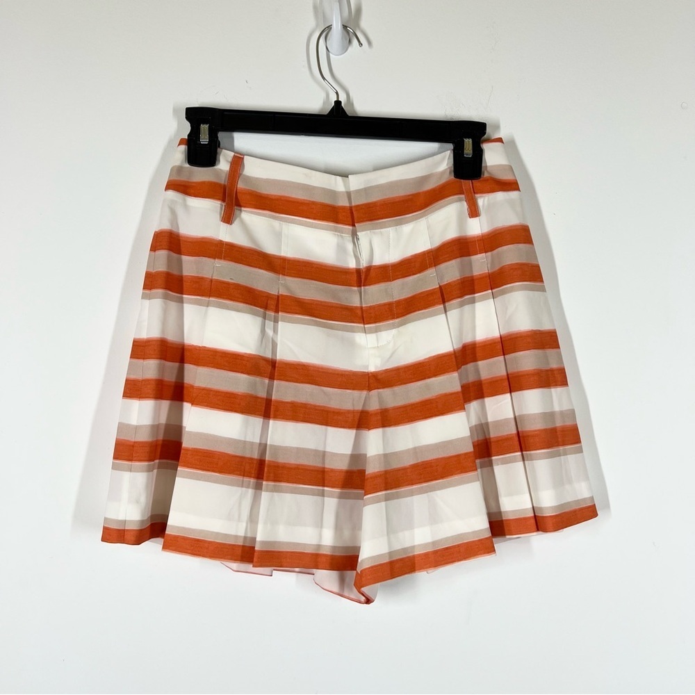Alice + Olivia Stripe Flutter Pleated Shorts Size… - image 4